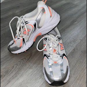 NEW BALANCE SNEAKERS